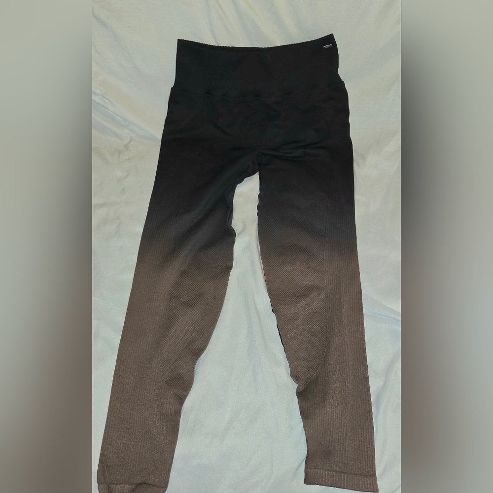 PINK Victoria's Secret Seamless High Waist Black and Brown Ombre Leggings Medium
